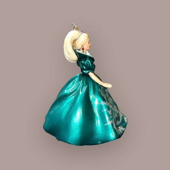 1995 Holiday Barbie Collector Series Ornament - Picture 5 of 9